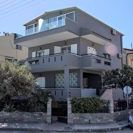 Glykanisos Suites Néa Péramos Exterior foto