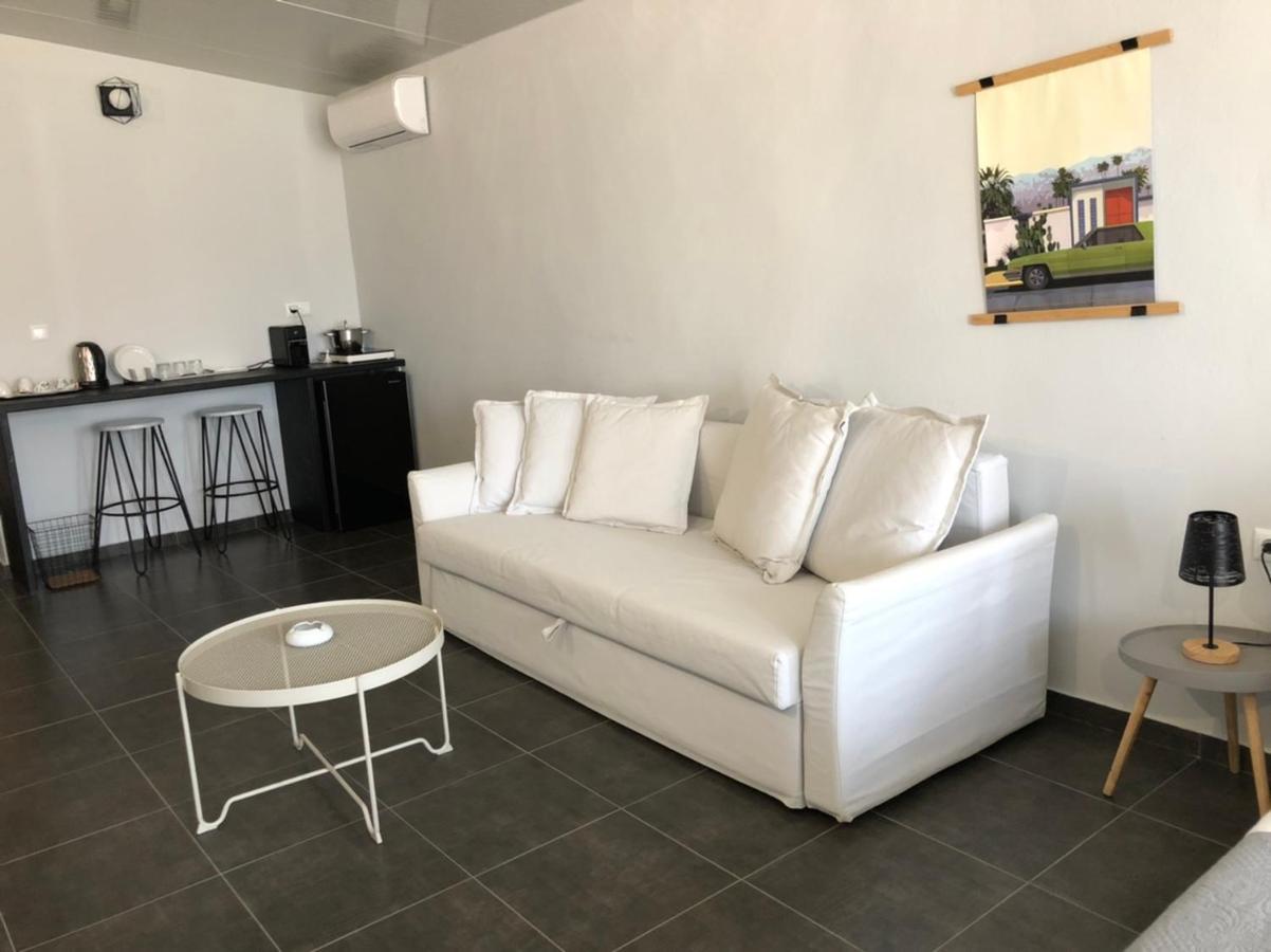 Glykanisos Suites Néa Péramos Exterior foto
