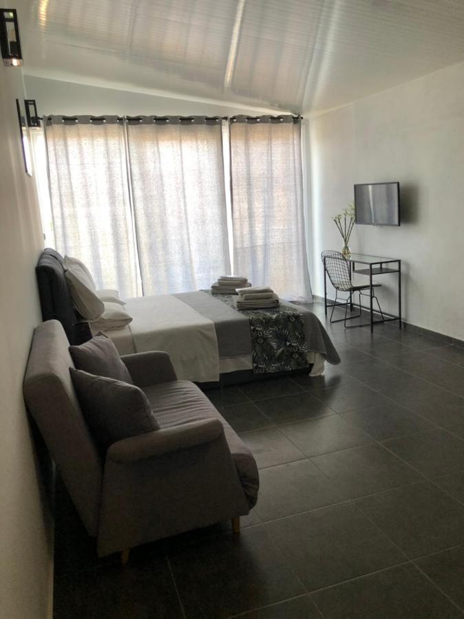 Glykanisos Suites Néa Péramos Exterior foto