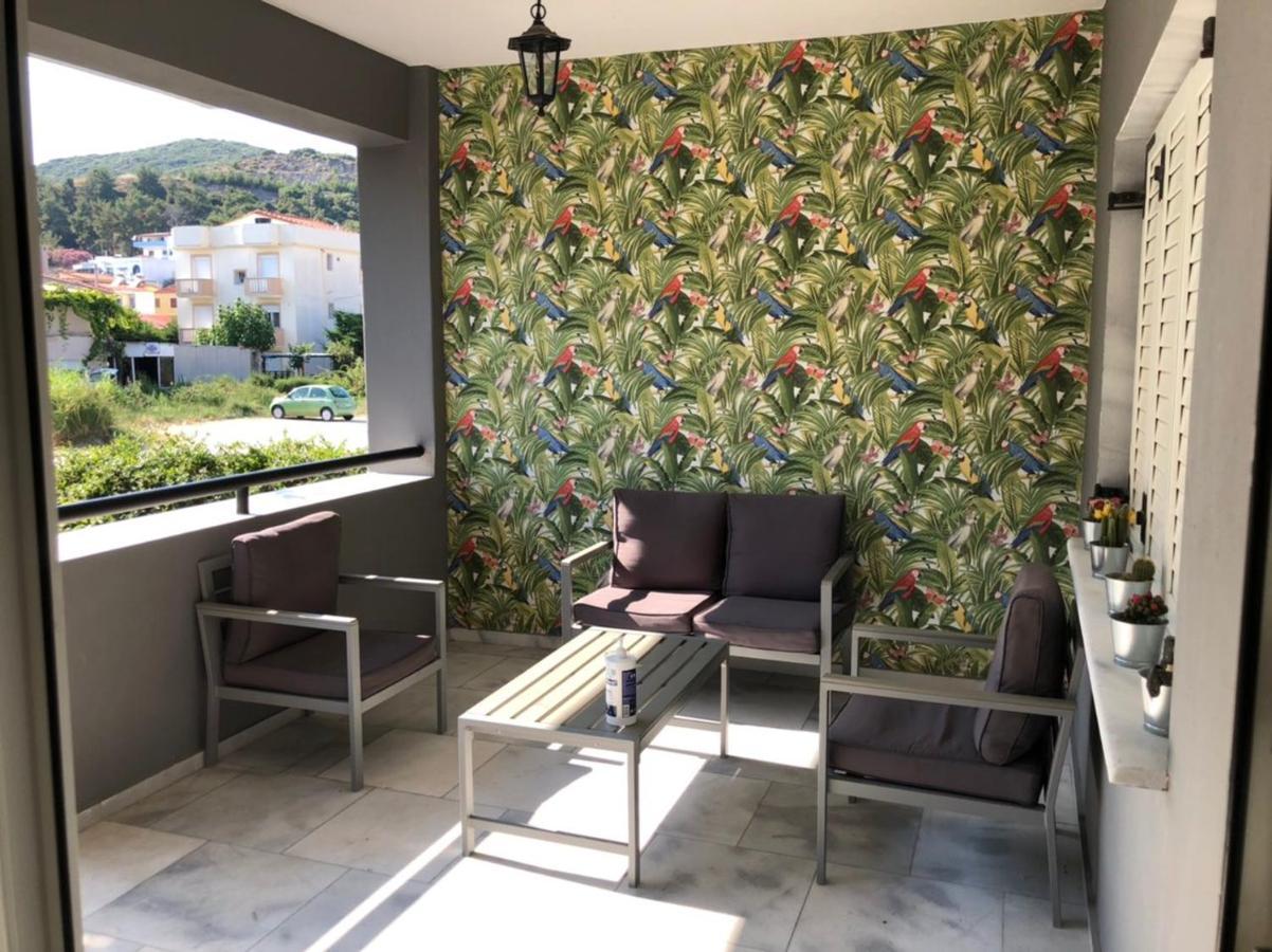 Glykanisos Suites Néa Péramos Exterior foto