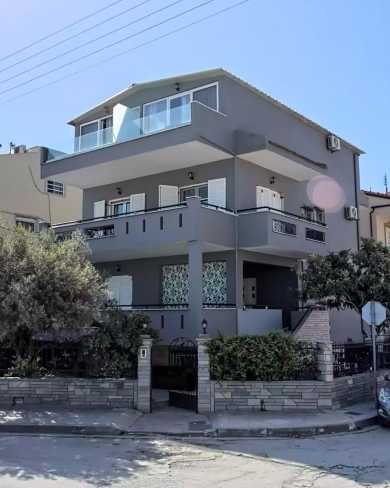 Glykanisos Suites Néa Péramos Exterior foto