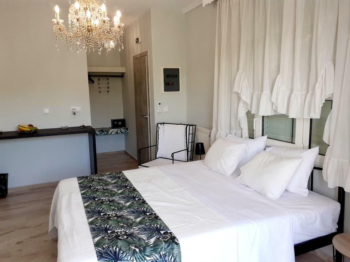 Glykanisos Suites Néa Péramos Exterior foto